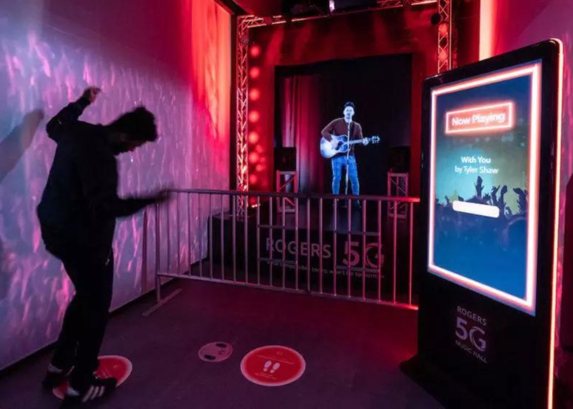 How Holograms Can Amplify The Retail Experience For Brick And Mortar