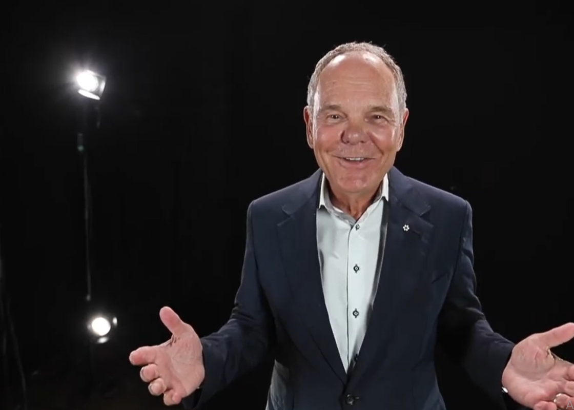 Don Tapscott Talks About His Experience As A Hologram