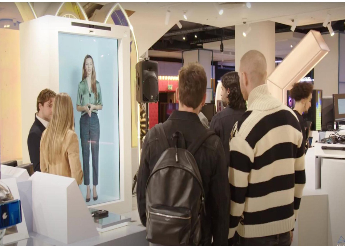 How Smartech Partnered with ARHT to Bring an Interactive Hologram Kiosk to Selfridges in London