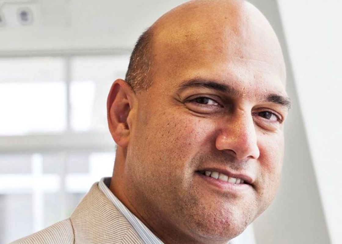 ARHT Beams Entrepreneur and Best-Selling Author Salim Ismail from NYC to Bogota to Deliver a Keynote Address to the Chamber of Commerce of Bogotá, Colombia – the Sixth Major Event with HiCue Speakers